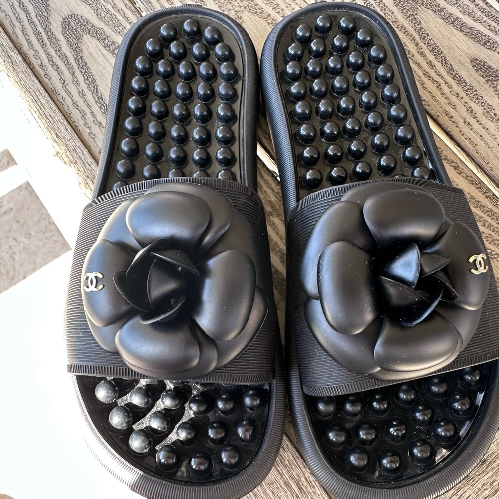 2018 CHANEL LOGO SLIDE 37 BLACK